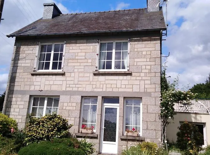 Maison De Campagne En Bordure De Foret